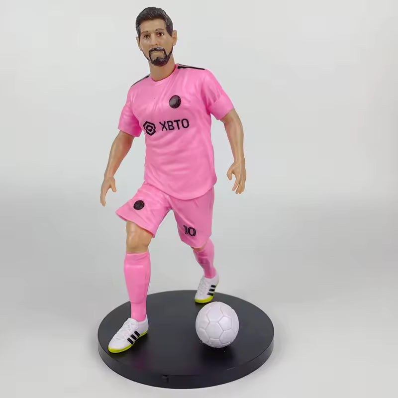 Football star figurines featuring Ronaldo, Mbappé and Messi