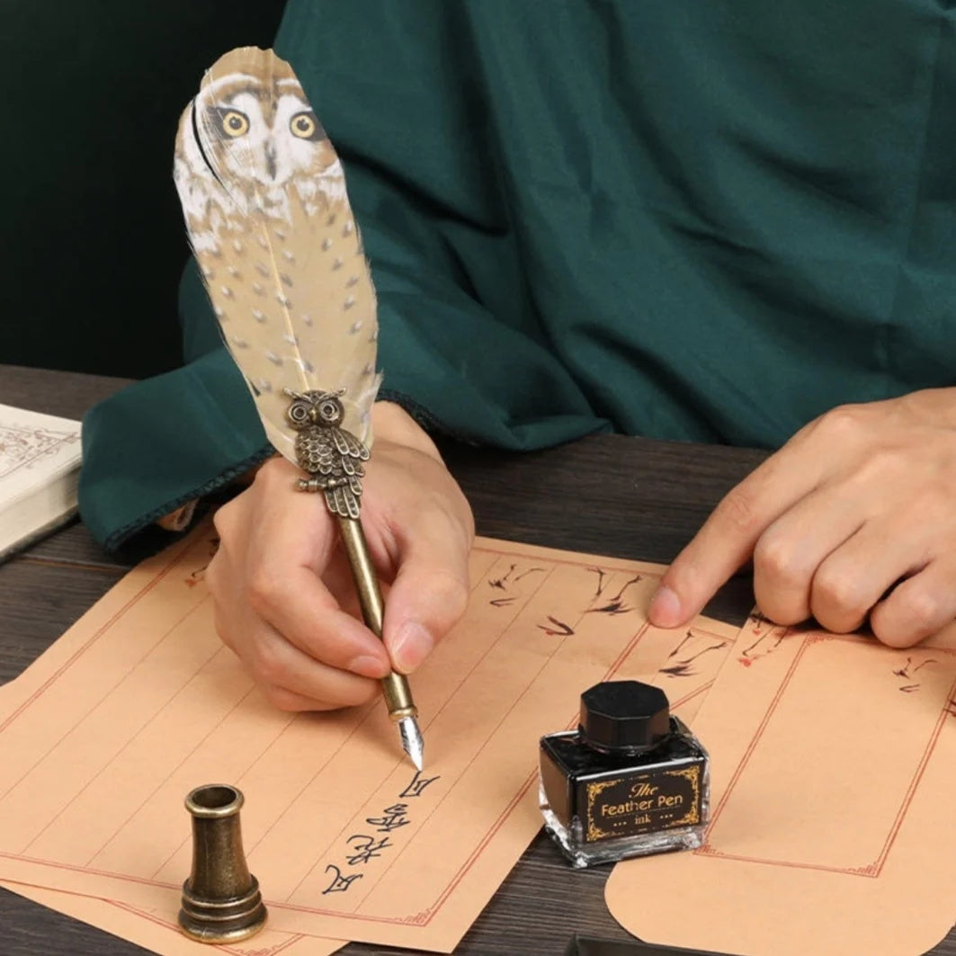 Hogwarts Feather Pen with Ink