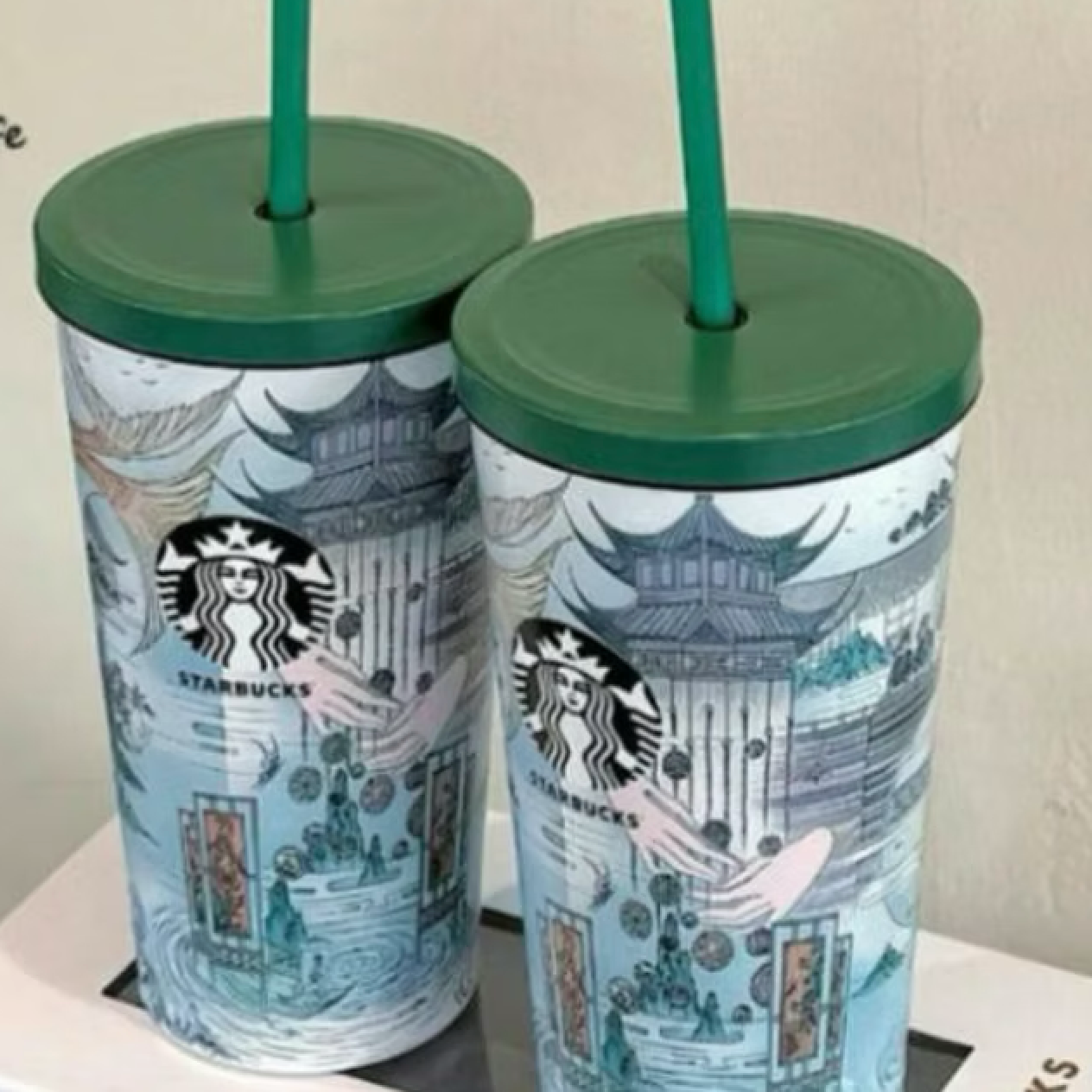 Starbucks 500ml reusable sipper