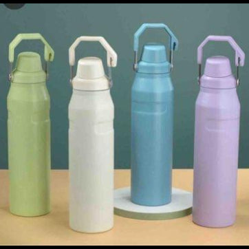 Insulated water bottle with lid